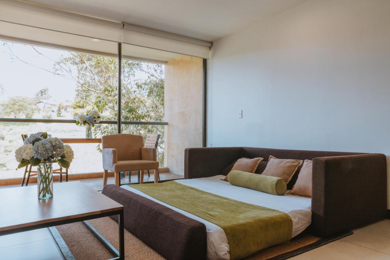 Travelers Rio Verde Living Suites Rionegro Exterior foto