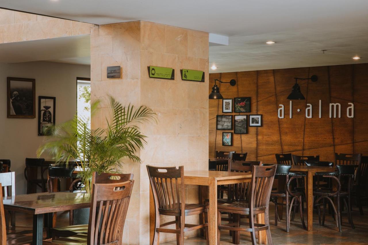 Travelers Rio Verde Living Suites Rionegro Exterior foto